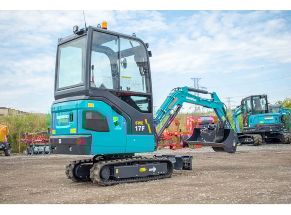 Miniexcavator SUNWARD SWE 17F cabina inchisa de vanzare